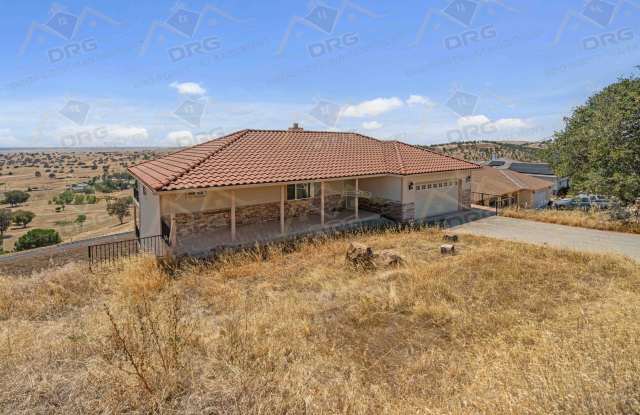 Spacious 5 Bedroom Home available in La Grange - 9166 Jalisco Way Gallery 4