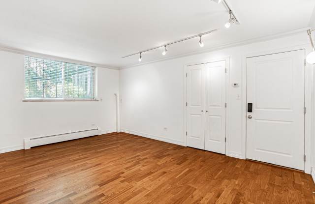 Cozy Studio in Cheesman Park, with Washer and Dryer in Unit photos photos