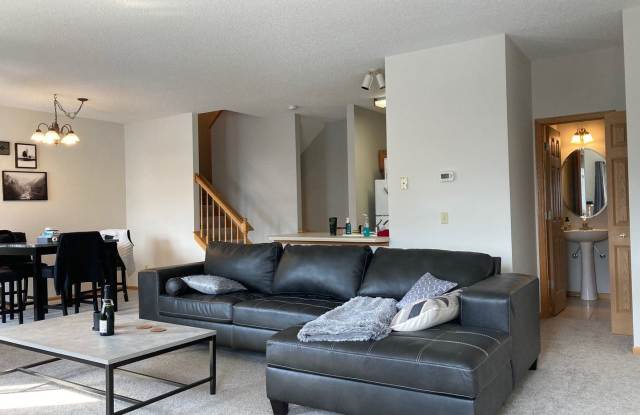 577 Woodduck Drive Unit L - 577 Woodduck Drive, Woodbury, MN 55125