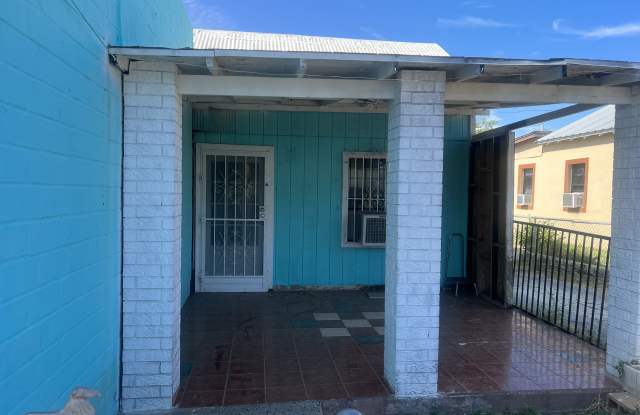 1715 Benavides Street photos photos