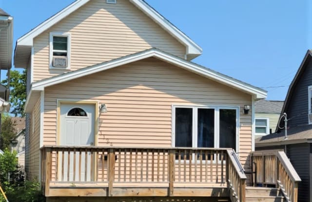 1124 Baxter Ave - 1124 Baxter Avenue, Superior, WI 54880