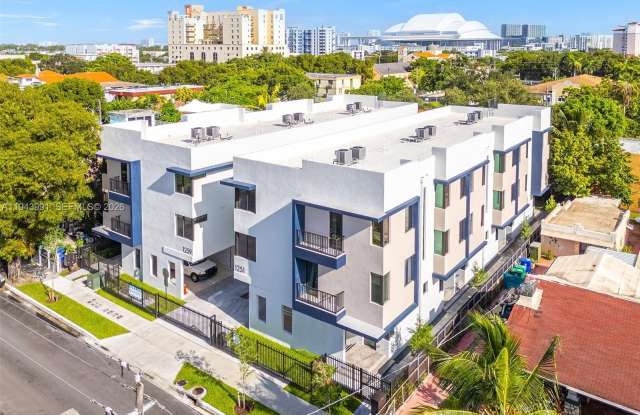 1259 SW 3rd St photos photos