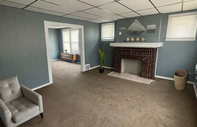 5061 Hillsboro St. photos photos