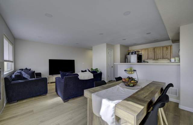5859 University Village View Gallery 3