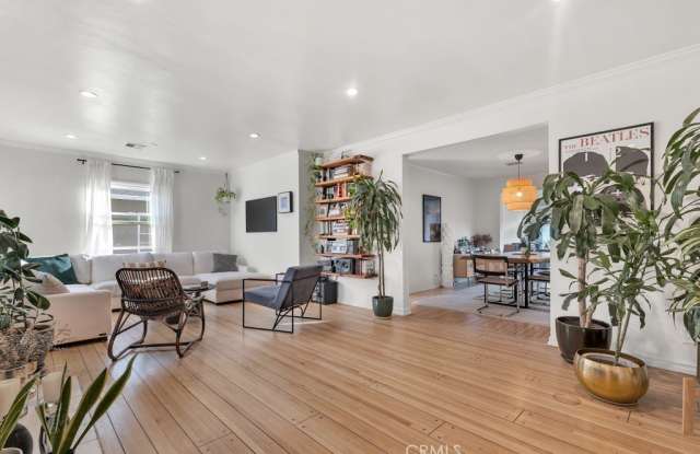 5727 Colbath photos photos