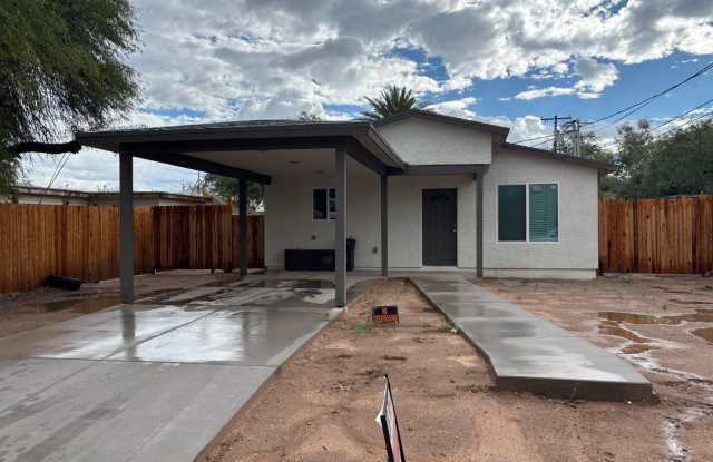 4202 E Paseo Dorado Gallery 1