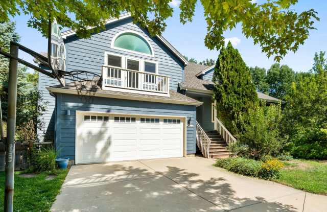 Beautiful 4 Bedroom 3.5 Bath - Boulder! Gallery 1