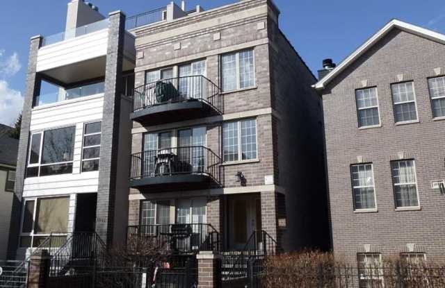 1450 West Walton Street Gallery 3