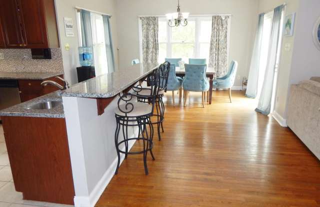 104 COUNTRY CLUB DR Gallery 4