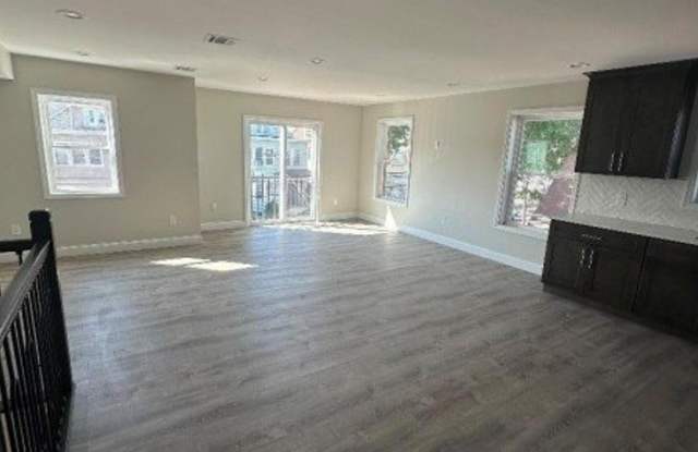 393-395 27th St - 393-395 East 27th Street, Paterson, NJ 07514