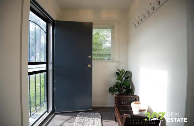 225 S Cheyenne St Gallery 2
