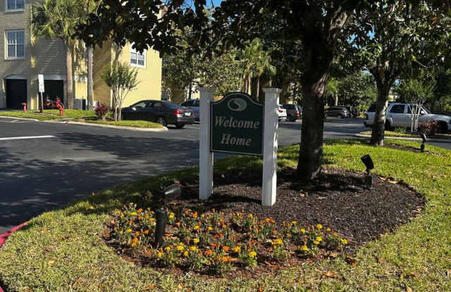 2Brm/2Ba 1274 sq ft Summit Ridge Condo Gallery 3