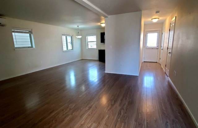 403 NW O'Henry Ct Gallery 3