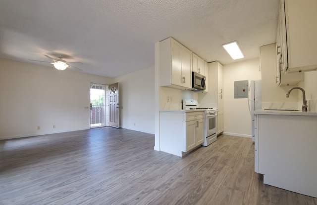 Now available, Fresh  Bright 2bd, 1.5ba 2nd Floor Corner-Unit located in the beautiful Palm Villas - 91-1064 Mikohu Street, Ewa Gentry, HI 96706