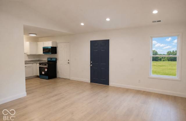 2510 Walker Place Gallery 2