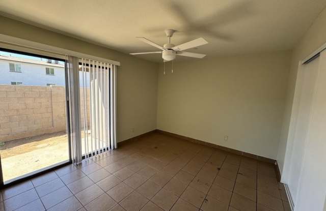 1533 West Denton Lane Gallery 4