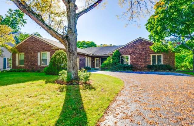 31 Fox Trail Gallery 1