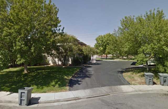 Nice Spacious 3 Bedroom, 2 Bath Condo in Prime Location! photos photos