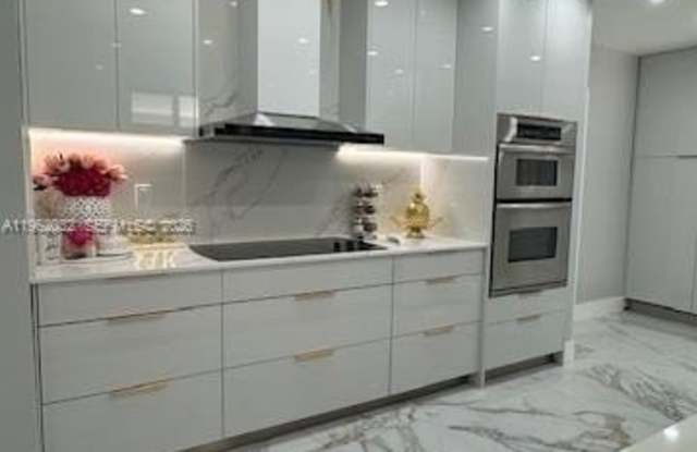 4440 NE 17th Ave photos photos