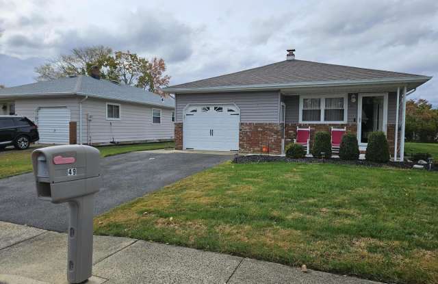 49 Castle Harbor Drive - 49 Castle Harbor Drive, Holiday City-Berkeley, NJ 08757