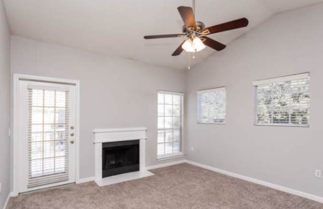7967 Pipers Creek St Gallery 4