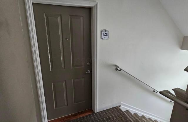 120 E Mound Street unit: 2 Gallery 4