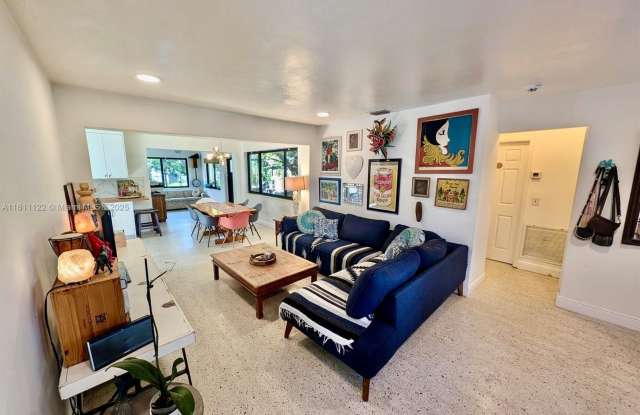 722 SW 10th St photos photos