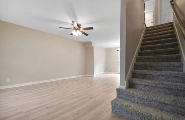 Pet Friendly Three Bedroom! Gallery 3