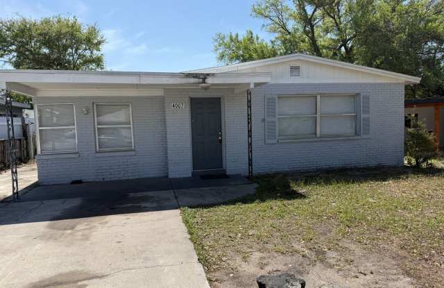 3 Bed 2 Bath Home in Tampa! - 4007 East Henry Avenue, Tampa, FL 33610