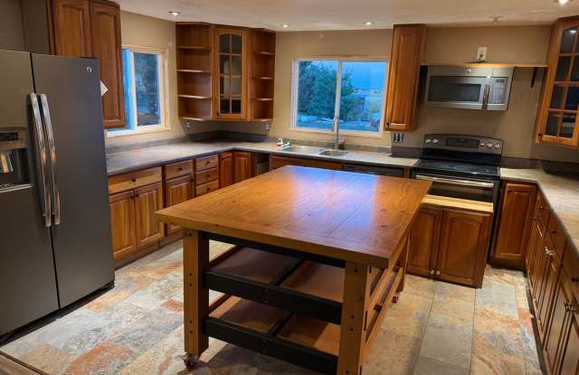 3 Bedroom 1 Bath - Fully Furnished Available photos photos