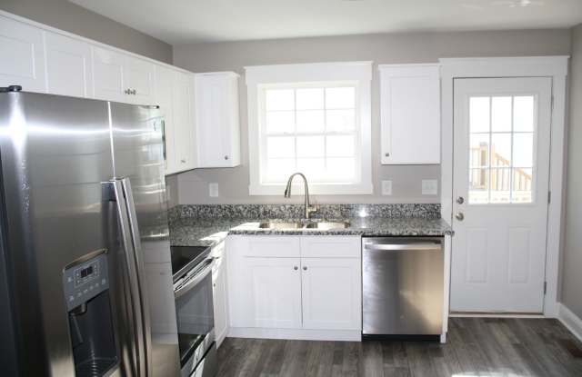 Beautiful 2 bed 1 bath Duplex photos photos