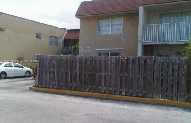 9972 SW 88th St - 9972 Southwest 88th Street, Kendall, FL 33176