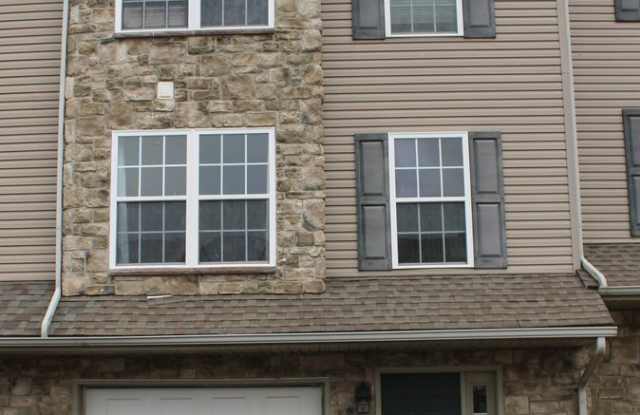 3 Bedroom Townhome in Conewago Township photos photos