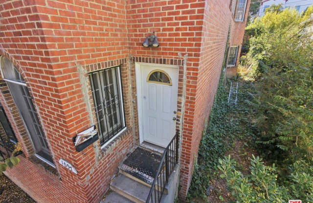 1097 S Orange Dr Gallery 4