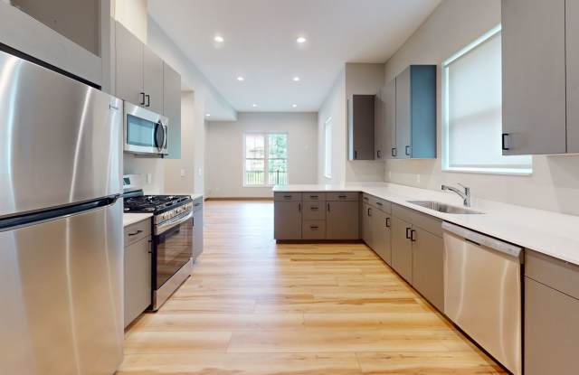 Remodeled 10-Bedroom House in Dinkytown Gallery 4