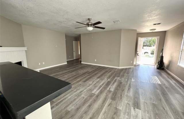 8708 Seven Oaks Lane Gallery 2