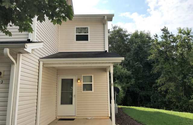 End Unit Townhome on Quiet Cul-De-Sac in Covington Crossing photos photos