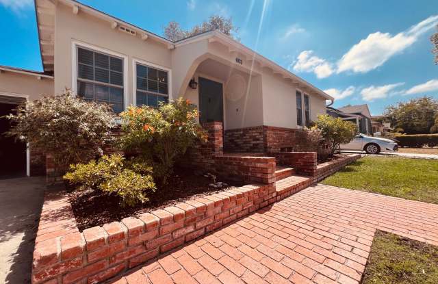 Stunning Craftsman Style La Mesa Home Gallery 1