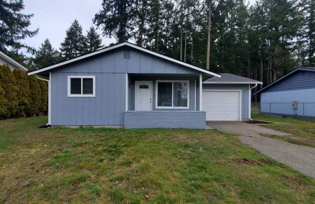JUST REMODELED!! EVERYTHING BRAND NEW INSIDE THIS 3 BEDROOM, 1 BATH!! photos photos