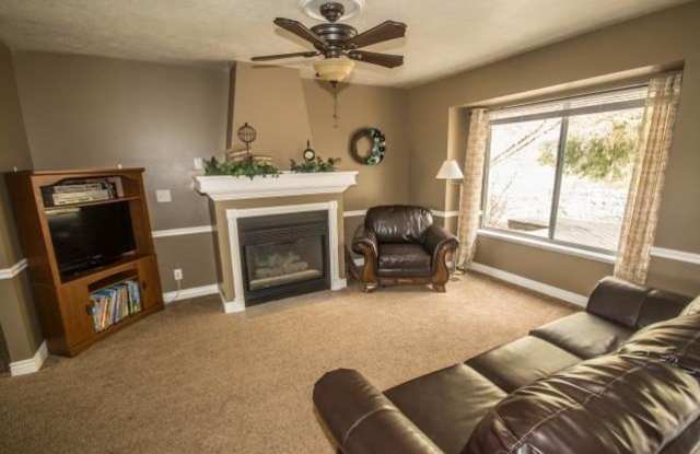 74 Canterbury Cir Gallery 4