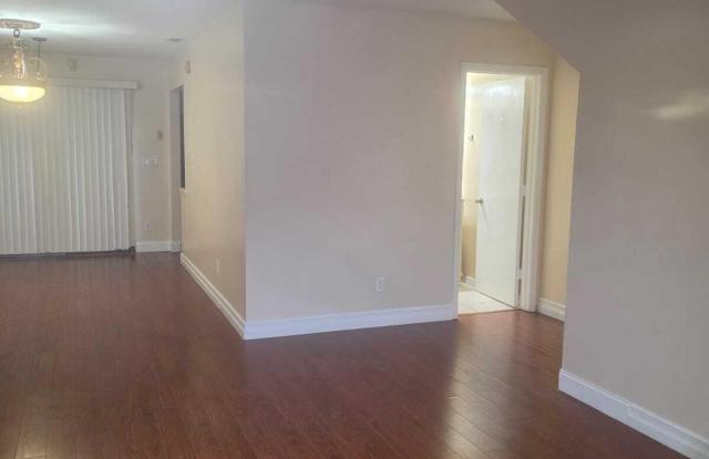 5204 Bayside Drive Gallery 4