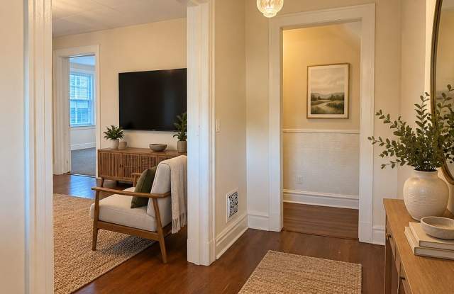 7861 Big Bend Boulevard - A Gallery 2