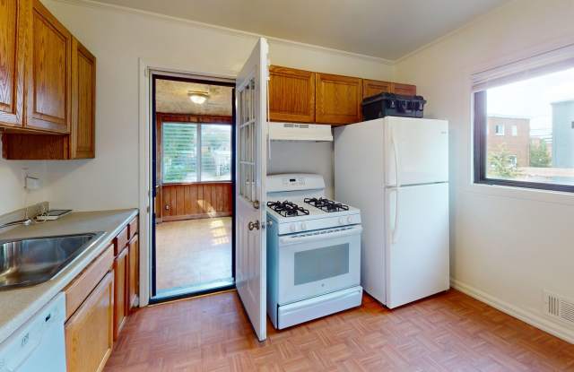 Takoma Park Three Bedroom Available Now W/Off Street Parking! Gallery 2