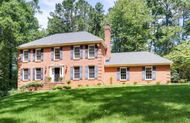 1095 Willow Bend - 1095 Willow Bnd, Roswell, GA 30075