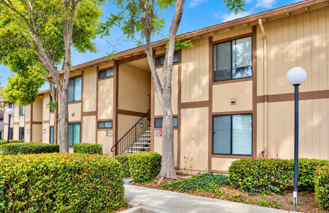 Homey 2-bedroom condo in Newark - convenient location! Gallery 1