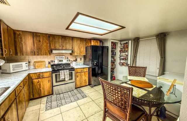 35058 WHISPERING OAKS Boulevard Gallery 4