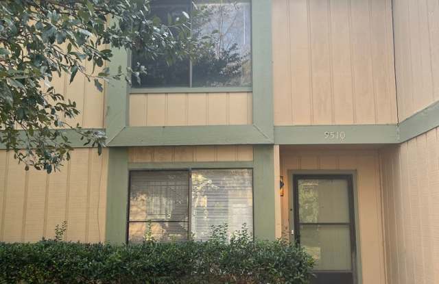 3/1.5 Townhouse in Great location photos photos