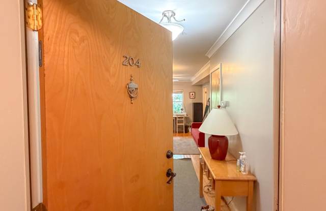 2615 4th Street NE # 204 Gallery 2