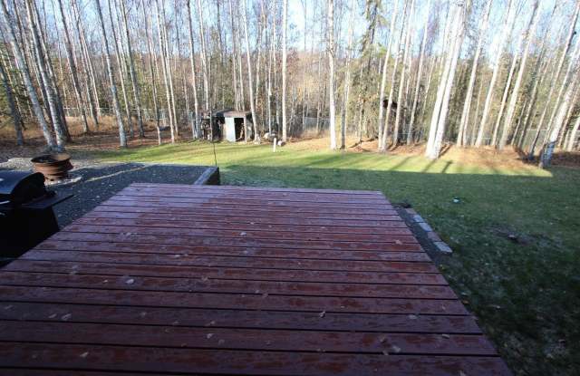 4 Bedroom Chugiak Home on an Acre! Gallery 1