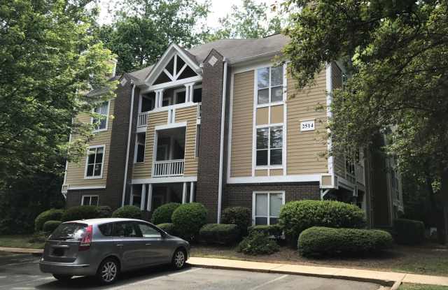 Lovely Two Bedroom Condo - 2514 Cranbrook Lane, Charlotte, NC 28207